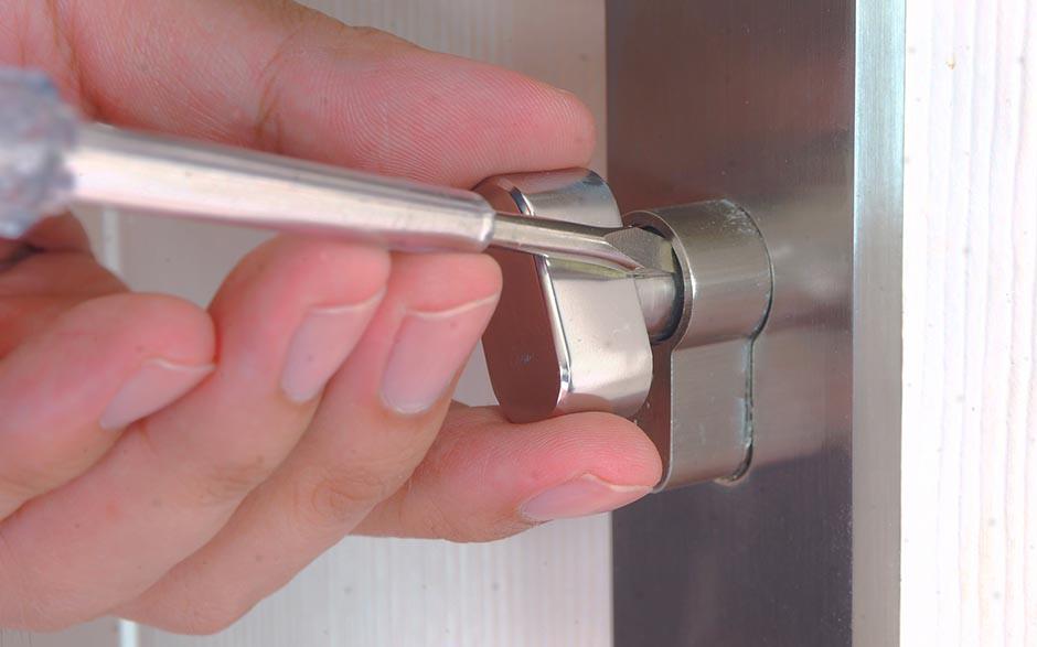 combien coute un serrurier Combs-la-Ville